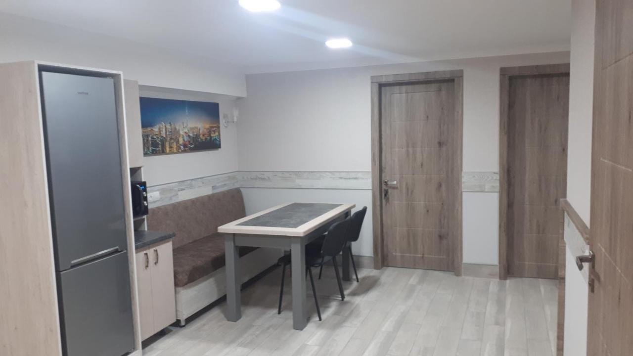 Окремі Номери В Гостьовому Будинку Типу Guest House โครโปนิตสกี ภายนอก รูปภาพ
