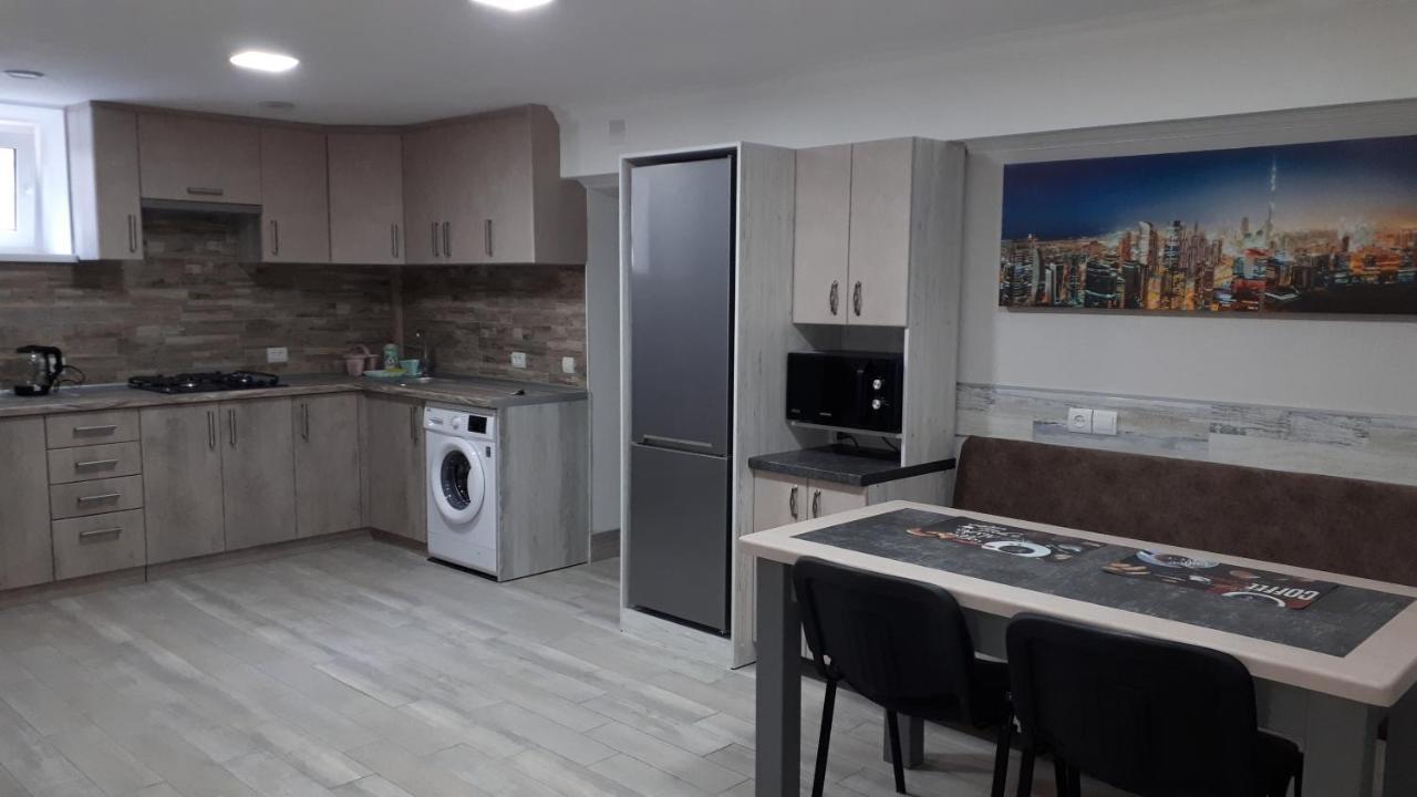 Окремі Номери В Гостьовому Будинку Типу Guest House โครโปนิตสกี ภายนอก รูปภาพ