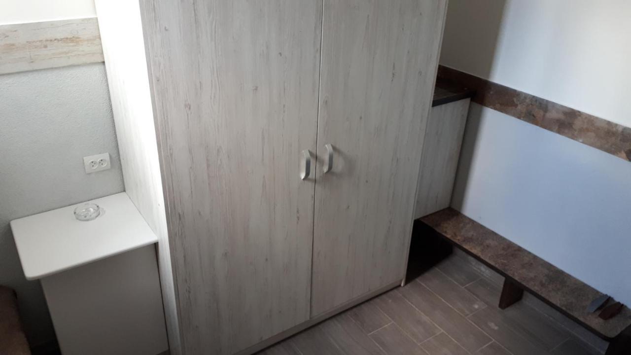 Окремі Номери В Гостьовому Будинку Типу Guest House โครโปนิตสกี ภายนอก รูปภาพ