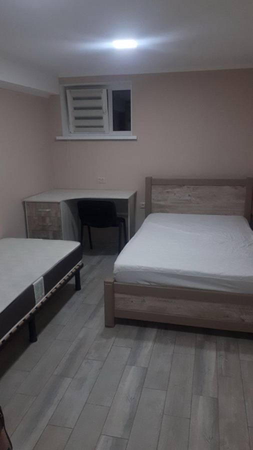 Окремі Номери В Гостьовому Будинку Типу Guest House โครโปนิตสกี ภายนอก รูปภาพ